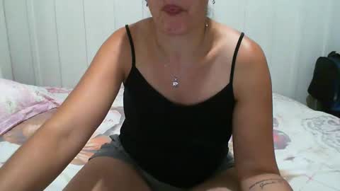 Snapshot of gabibrasil chatting on 12/19/24, 11:57 gaby layla online show from 12/19/24, 11:57