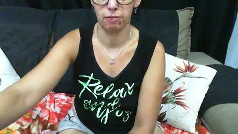 Snapshot of gabibrasil chatting on 01/19/25, 10:17 gaby layla online show from 01/19/25, 10:17