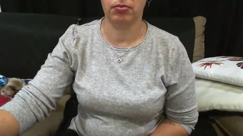 Snapshot of gabibrasil chatting on 09/10/25, 08:31 gaby layla online show from 09/10/25, 08:31
