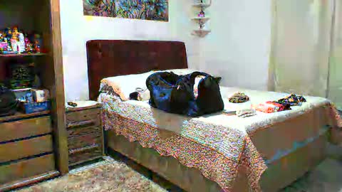 Snapshot of gabibrasil chatting on 09/15/25, 09:04 gaby layla online show from 09/15/25, 09:04