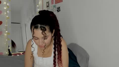 Snapshot of gabriela_duarte chatting on 02/24/25, 06:05 Gabi online show from 02/24/25, 06:05