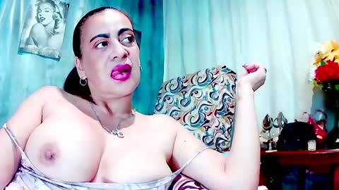 Snapshot of gabriela_sexy chatting on 01/15/25, 12:47 Gabriella Lopez online show from 01/15/25, 12:47