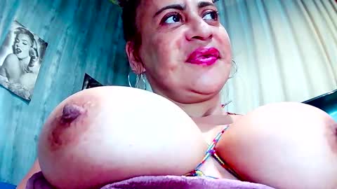 Snapshot of gabriela_sexy chatting on 03/10/25, 05:50 Gabriella Lopez online show from 03/10/25, 05:50