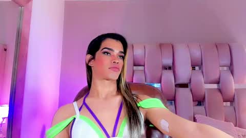 Snapshot of gabrielats23 chatting on 12/18/24, 10:51 Gabriela online show from 12/18/24, 10:51