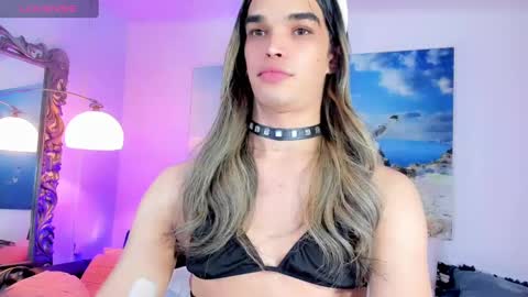 Snapshot of gabrielats23 chatting on 01/18/25, 01:08 Gabriela online show from 01/18/25, 01:08