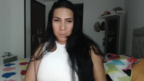 Snapshot of gaby_bluexx chatting on 02/17/25, 08:47 Gaby Blue online show from 02/17/25, 08:47