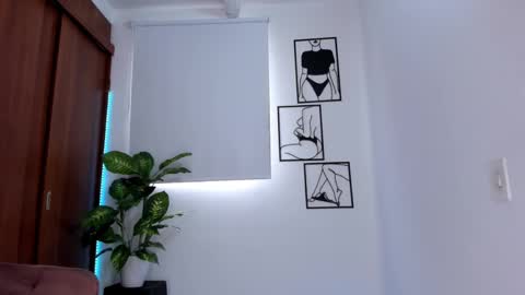 Snapshot of gaby_girl chatting on 02/14/25, 09:53 online show from 02/14/25, 09:53