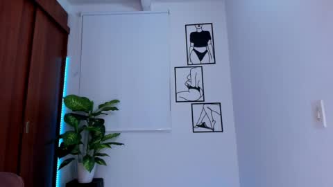 Snapshot of gaby_girl chatting on 03/11/25, 01:37 online show from 03/11/25, 01:37