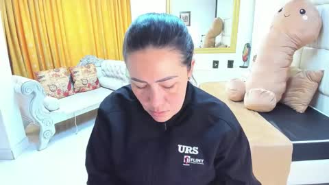 gabriela online show from 10/07/25, 02:14