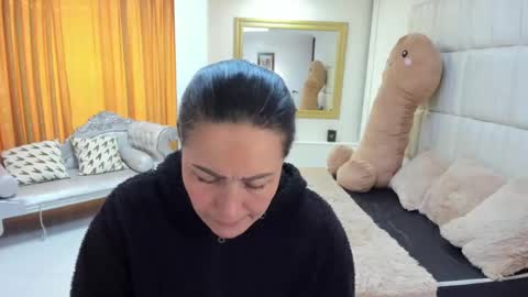 gabriela online show from 11/11/25, 02:17