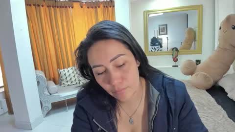 gabriela online show from 11/20/25, 02:50