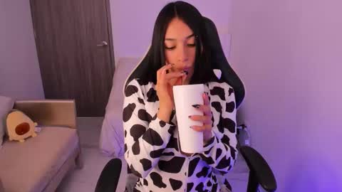 Snapshot of gaby_yummy chatting on 09/19/25, 04:40 Gabriela online show from 09/19/25, 04:40