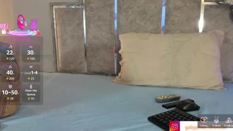 gabyyjones online show from 11/04/25, 11:31