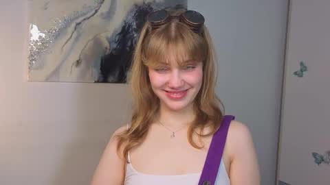 Snapshot of gad_get chatting on 09/24/25, 03:43 im Mira ntmy 3 I might seem shy to strangers for strangers but definitely not for my first fans online show from 09/24/25, 03:43