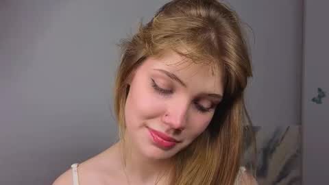 Snapshot of gad_get chatting on 09/28/25, 04:40 im Mira ntmy 3 I might seem shy to strangers for strangers but definitely not for my first fans online show from 09/28/25, 04:40