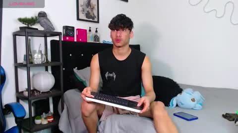 gael_jones online show from 10/26/25, 05:02