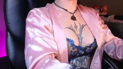 gaia_joness online show from 11/27/25, 01:51