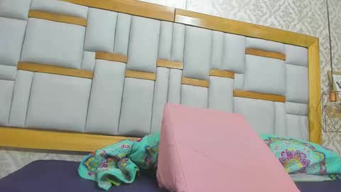 Snapshot of galaanderson chatting on 10/16/25, 12:06 galaanderson online show from 10/16/25, 12:06