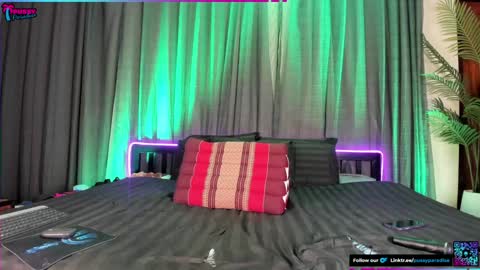 Morena Mitch online show from 10/19/25, 03:40