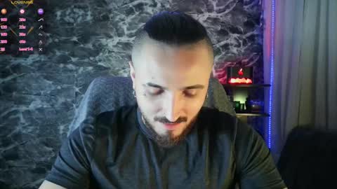 Snapshot of garbel09 chatting on 02/19/25, 05:38 Chris Dont forget to gift me thumb up Its very important to me and makes me happy AF online show from 02/19/25, 05:38