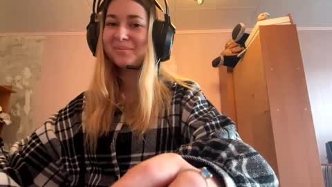 Snapshot of garnettdelbo chatting on 09/27/25, 11:37 garnettdelbo online show from 09/27/25, 11:37