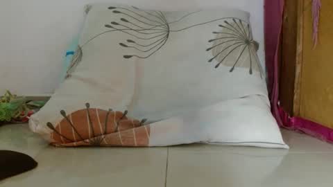 gatito02139159 online show from 12/02/25, 09:54