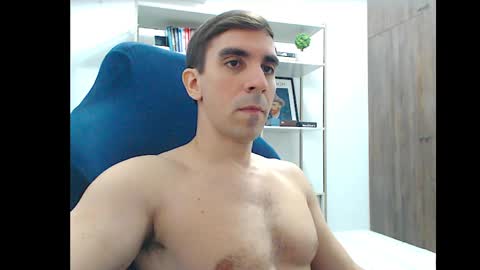 gatosarado23 online show from 10/13/25, 07:47