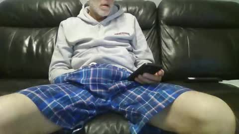 Snapshot of geeezer64 chatting on 10/30/25, 11:49 geeezer64 online show from 10/30/25, 11:49