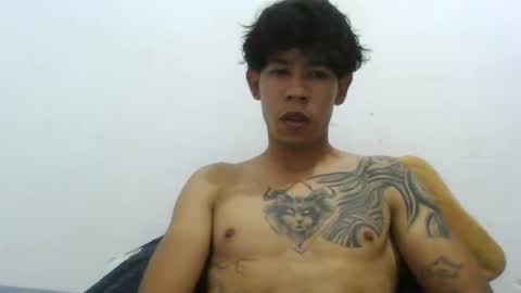 Snapshot of gekyunwasbanned chatting on 10/12/25, 12:31 Andrs online show from 10/12/25, 12:31