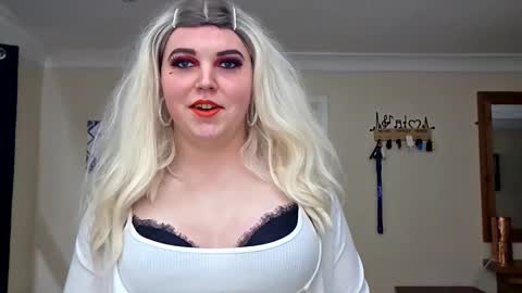 gemmaquinzel online show from 11/24/25, 02:39