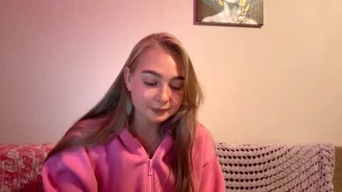 Snapshot of geniaberke chatting on 10/10/25, 12:48 geniaberke online show from 10/10/25, 12:48