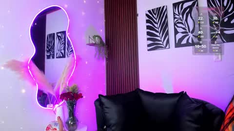 Snapshot of georgina_caruso chatting on 02/17/25, 08:15 Georgina Caruso online show from 02/17/25, 08:15
