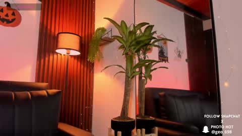 Georgina Caruso online show from 10/19/25, 04:57