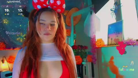 Snapshot of georgina_moschino chatting on 10/15/25, 10:21 georgina_moschino online show from 10/15/25, 10:21