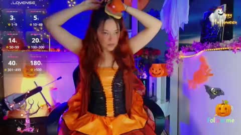 Snapshot of georgina_moschino chatting on 10/31/25, 10:55 georgina_moschino online show from 10/31/25, 10:55