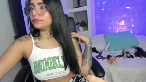 Snapshot of georgina_vega chatting on 01/11/25, 09:04 Georgina online show from 01/11/25, 09:04