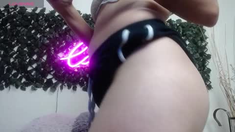 Snapshot of georginabianco chatting on 01/11/25, 12:18 Georgi online show from 01/11/25, 12:18