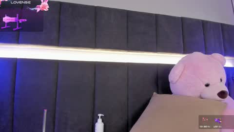 Kendal  online show from 01/25/25, 02:37