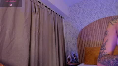 Kendal  online show from 11/08/25, 02:39