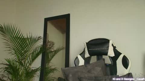 Snapshot of georgino_cavalli chatting on 09/23/25, 04:48 Peter Mike online show from 09/23/25, 04:48
