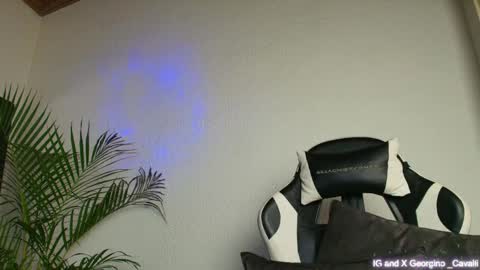 Snapshot of georgino_cavalli chatting on 10/04/25, 06:33 Peter Mike online show from 10/04/25, 06:33
