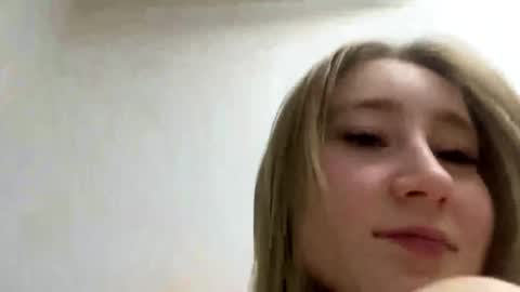 Snapshot of geralynprogacz chatting on 11/13/25, 07:57 Sofie online show from 11/13/25, 07:57