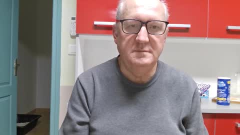 gerardlp131313 online show from 10/29/25, 08:43