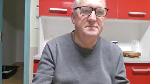 gerardlp131313 online show from 11/01/25, 07:49