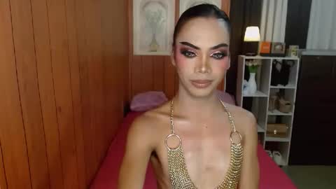 Sidneymorens online show from 10/26/25, 07:42