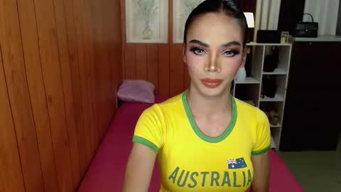 Sidneymorens online show from 11/06/25, 07:26