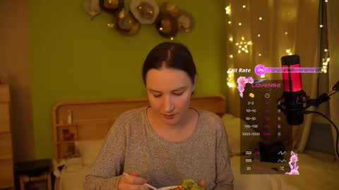 Snapshot of gessifossa chatting on 09/18/25, 12:51 Anna online show from 09/18/25, 12:51