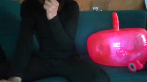 yessiyou online show from 02/23/25, 03:51