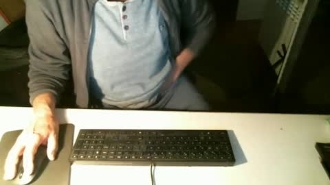 Snapshot of getz62 chatting on 02/08/25, 09:13 getz62 online show from 02/08/25, 09:13