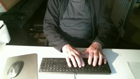 Snapshot of getz62 chatting on 02/11/25, 11:22 getz62 online show from 02/11/25, 11:22